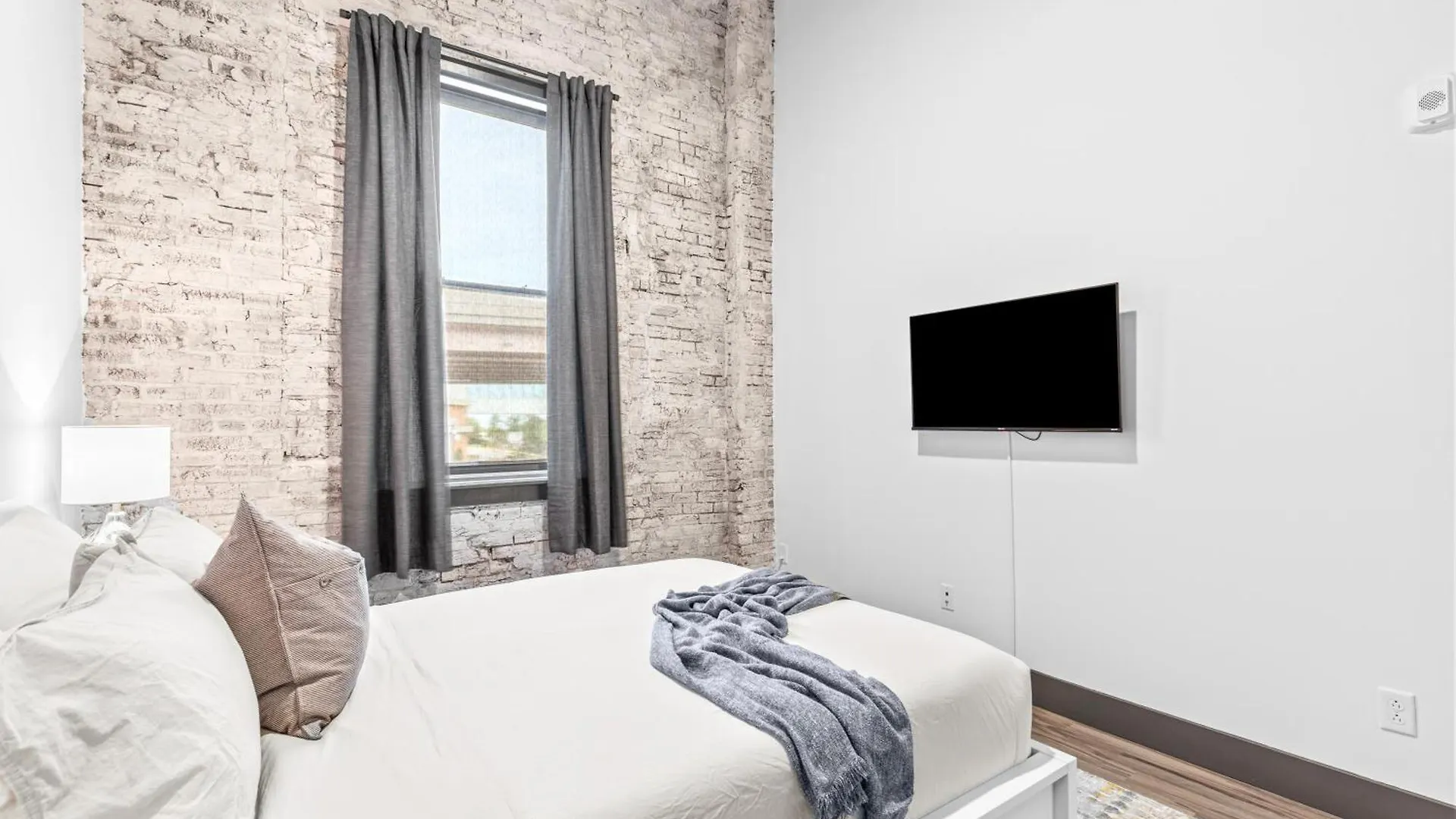 2Br Loft-Gated Parking-Wd-P104 Lejlighed Saint Louis