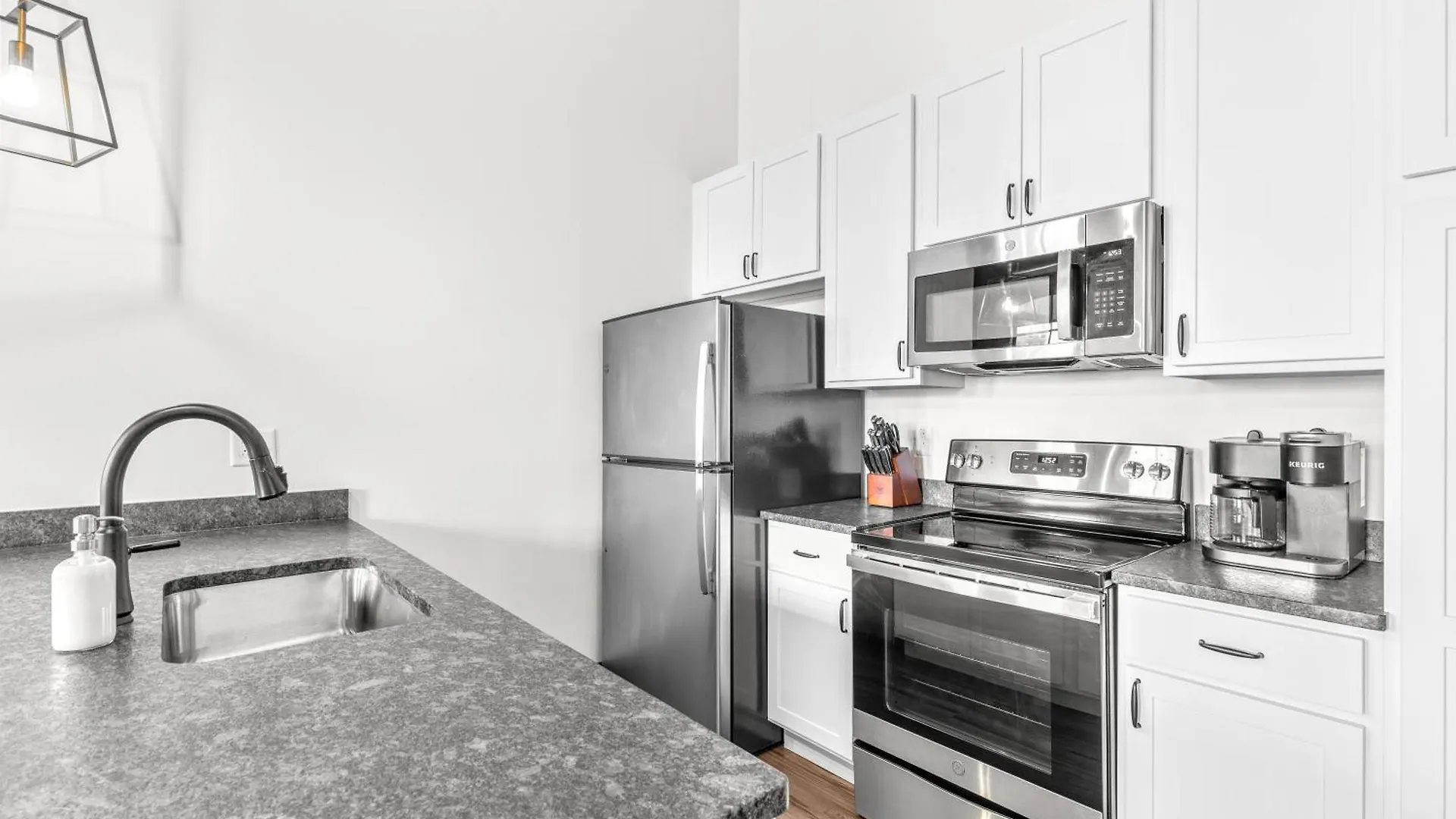 2Br Loft-Gated Parking-Wd-P104 Lejlighed Saint Louis